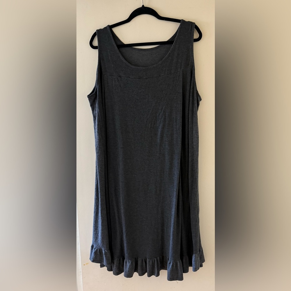 🦋 3/$25 🦋 Sleeveless charcoal Ruffle Hem Nursing Dress